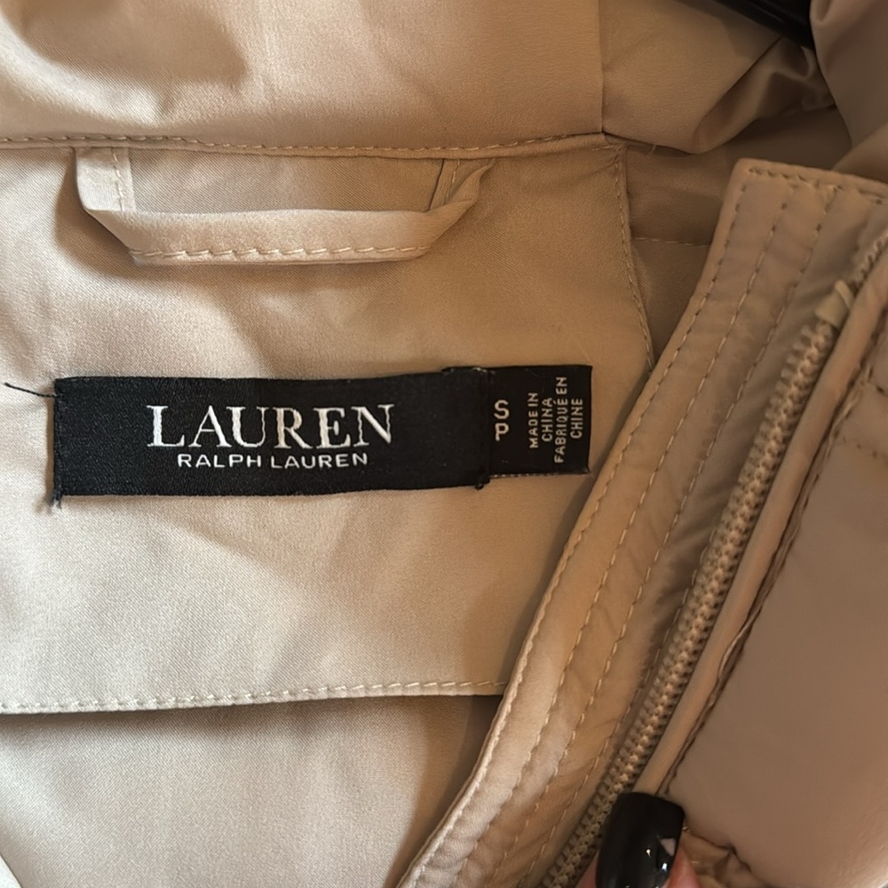 Women's Cream Hooded Puffer Jacket - Picture 4 of 4